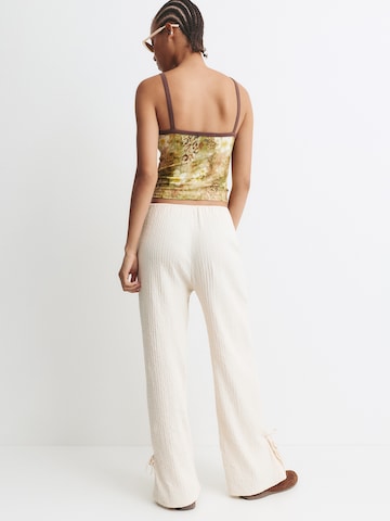 Pull&Bear Bő szár Nadrág - bézs