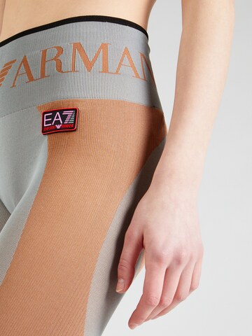 EA7 Emporio Armani Skinny Sporthose in Grau