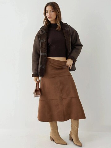 Gonna di Hiccup in marrone