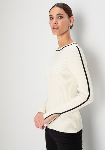 HECHTER PARIS Sweater in White