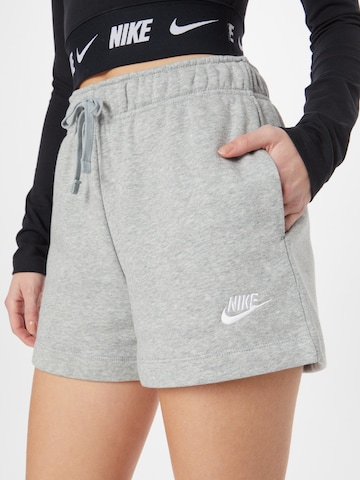 Nike Sportswear Regular Trousers 'Club Fleece' in Grey