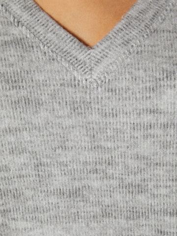 Bershka Sweater in Grey