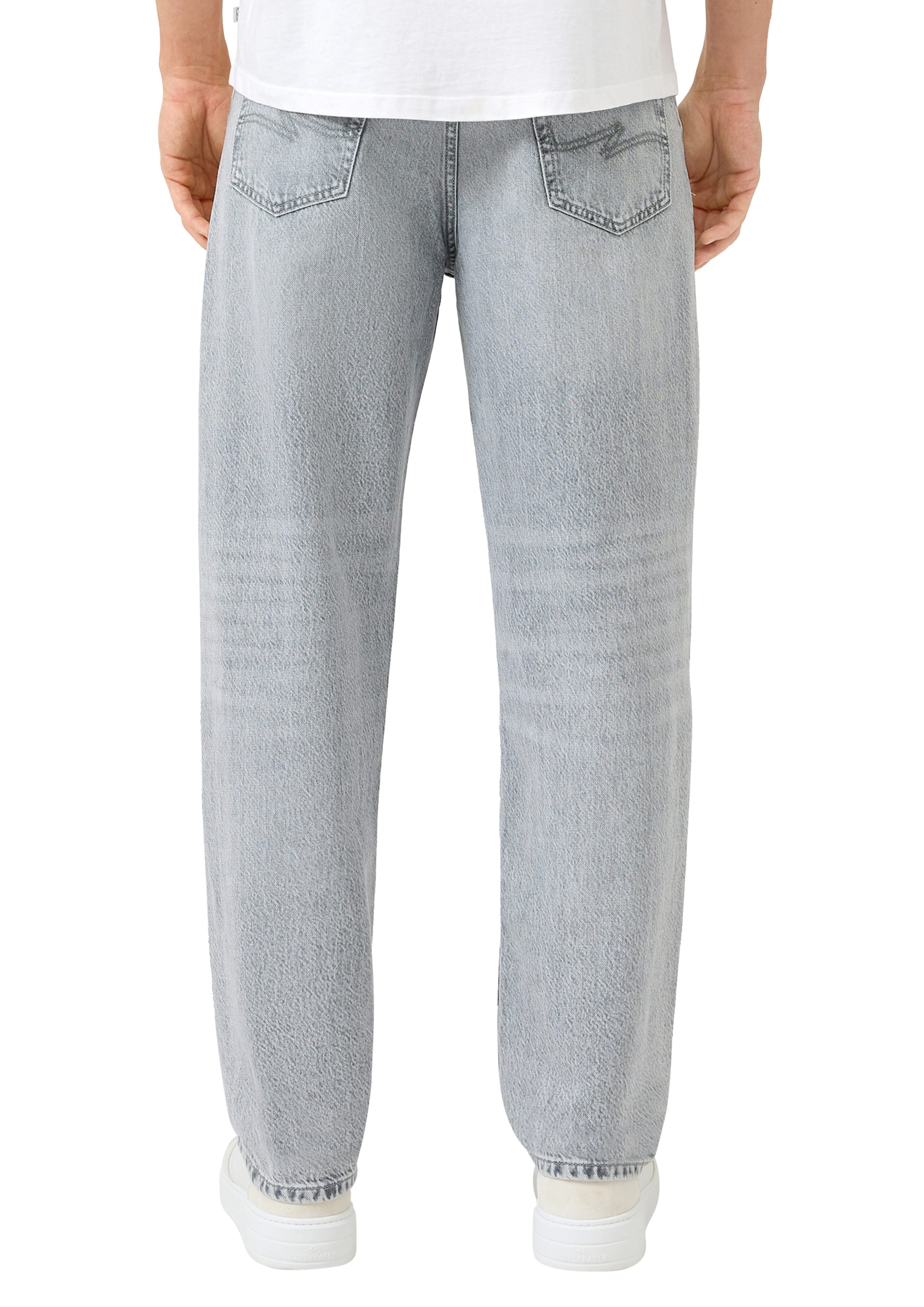 QS Regular Jeans in Grau