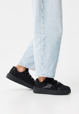 Baskets basses ' BLISS VELCRO ' BRITISH KNIGHTS en noir : devant