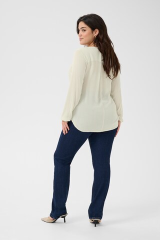 KAFFE CURVE Blus 'Ami' i vit