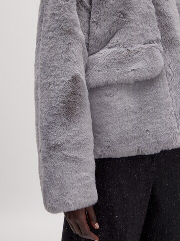 Veste d’hiver 'Carly' EDITED en argent