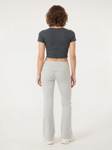 Alexa Dash Regular Trousers in Grey