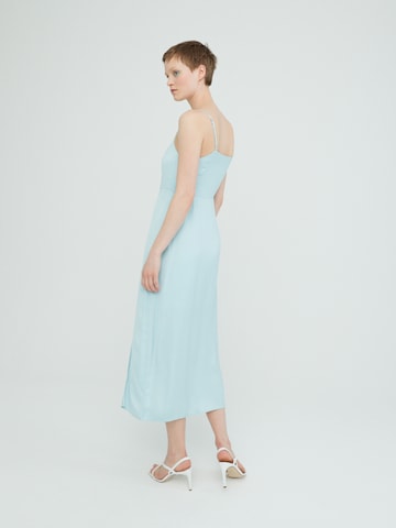 EDITED Dress 'Linn' in Blue