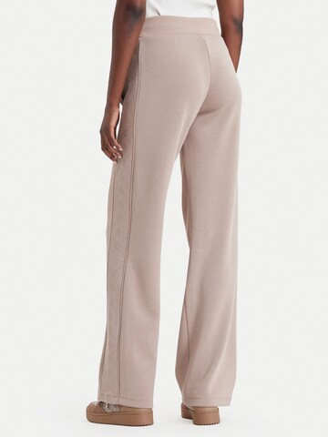 GUESS Wide Leg Bukser 'Pantaloni V6BB20K6366' i beige