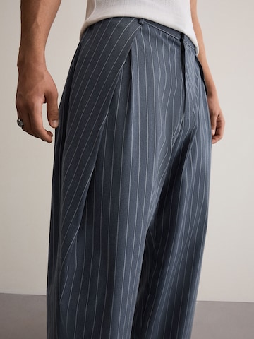 Bershka Barrel Hose in Blau