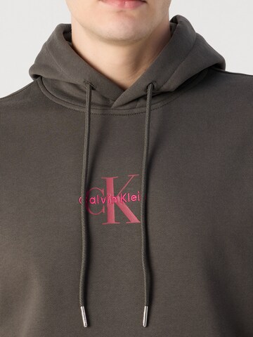 Calvin Klein Jeans Sweatshirts in Braun