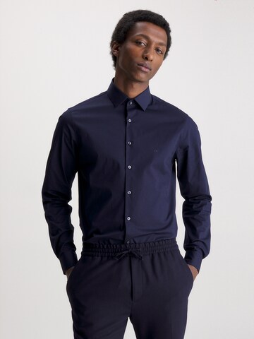 Slim fit Camicia business di Calvin Klein in blu: frontale