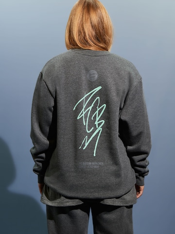 FCBM Sweatshirt 'Jim' in Grau