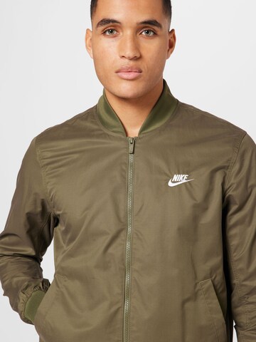 Veste mi-saison Nike Sportswear en vert