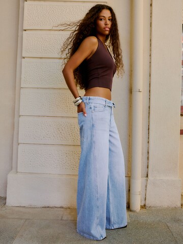 Bershka Wide Leg Jeans in Blau