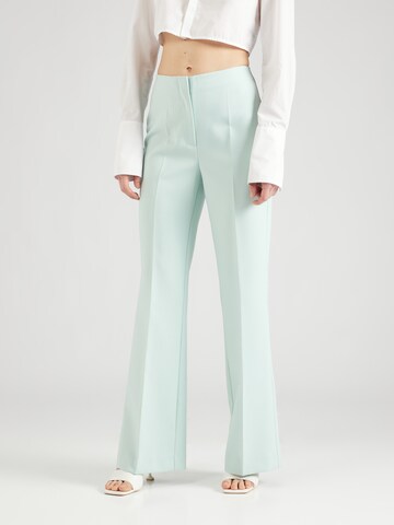 SOAKED IN LUXURY Flared Pantalon 'Corinne' in Groen: voorkant