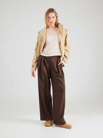 Pullover 'Elmira' di ABOUT YOU in beige