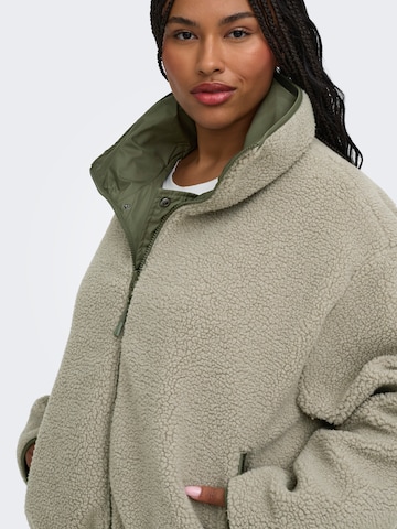 Veste d’hiver 'CARSIF' ONLY Carmakoma en vert