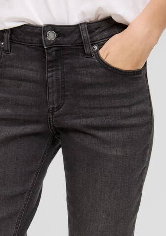 QS Regular Jeans in Zwart