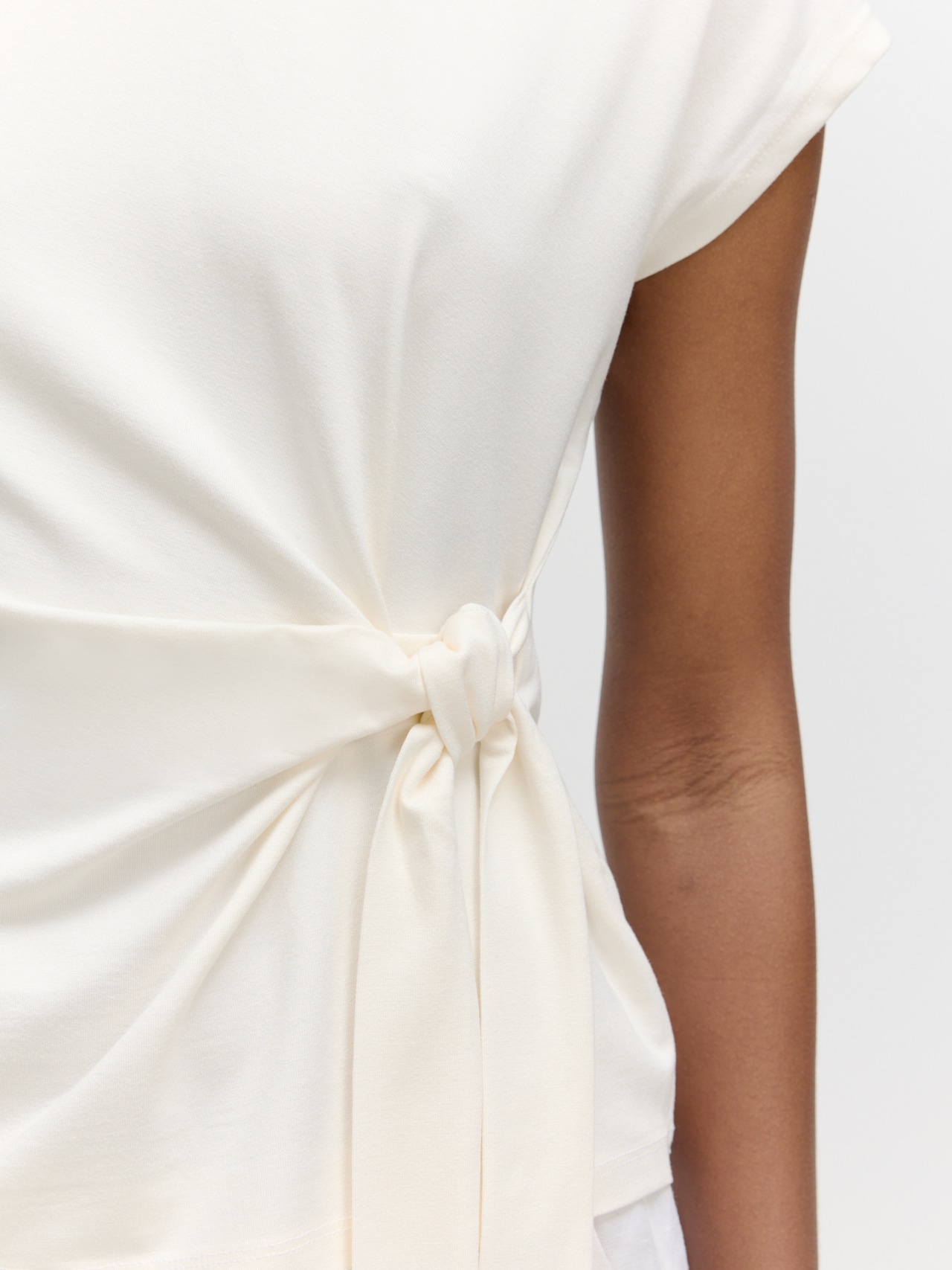 EDITED Produkte Shirt 'Ihana' weiß