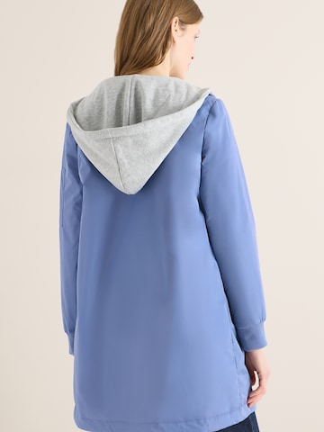 CECIL Välikausitakki värissä sininen