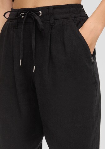 QS Regular Pleat-Front Pants in Black