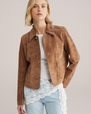 WE Fashion Övergångsjacka 'Premium' i brun: framsida