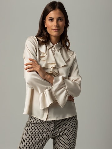 MORE & MORE Blouse in Beige: front