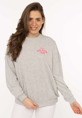 Zwillingsherz Sweatshirt 'FEEL GOOD CLUB' in Grijs: voorkant