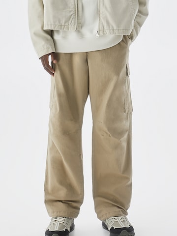 Pull&Bear Loose fit Cargo trousers in Beige: front