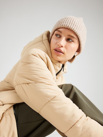 Cappotto invernale 'DALCON' di Noisy may in beige