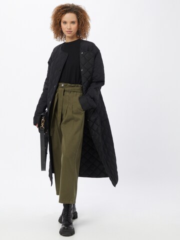 ONLY Loose fit Pleat-front trousers in Green