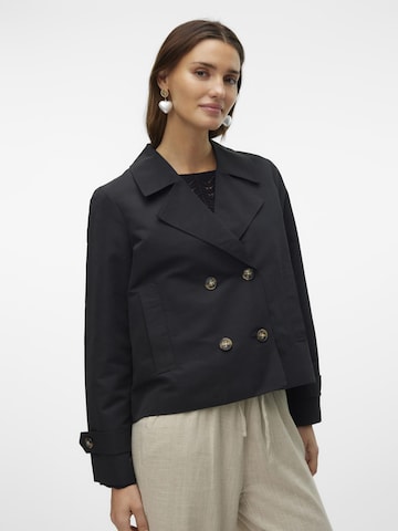 VERO MODA Overgangsfrakke 'CHLOEMIA' i sort