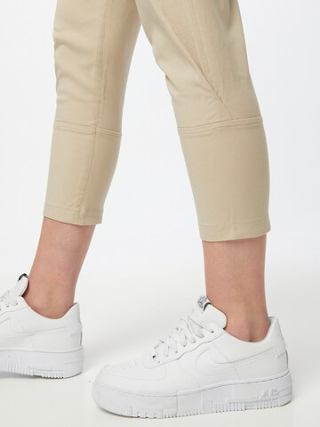 KnowledgeCotton Apparel Tapered Pants 'Hazel' in Grey