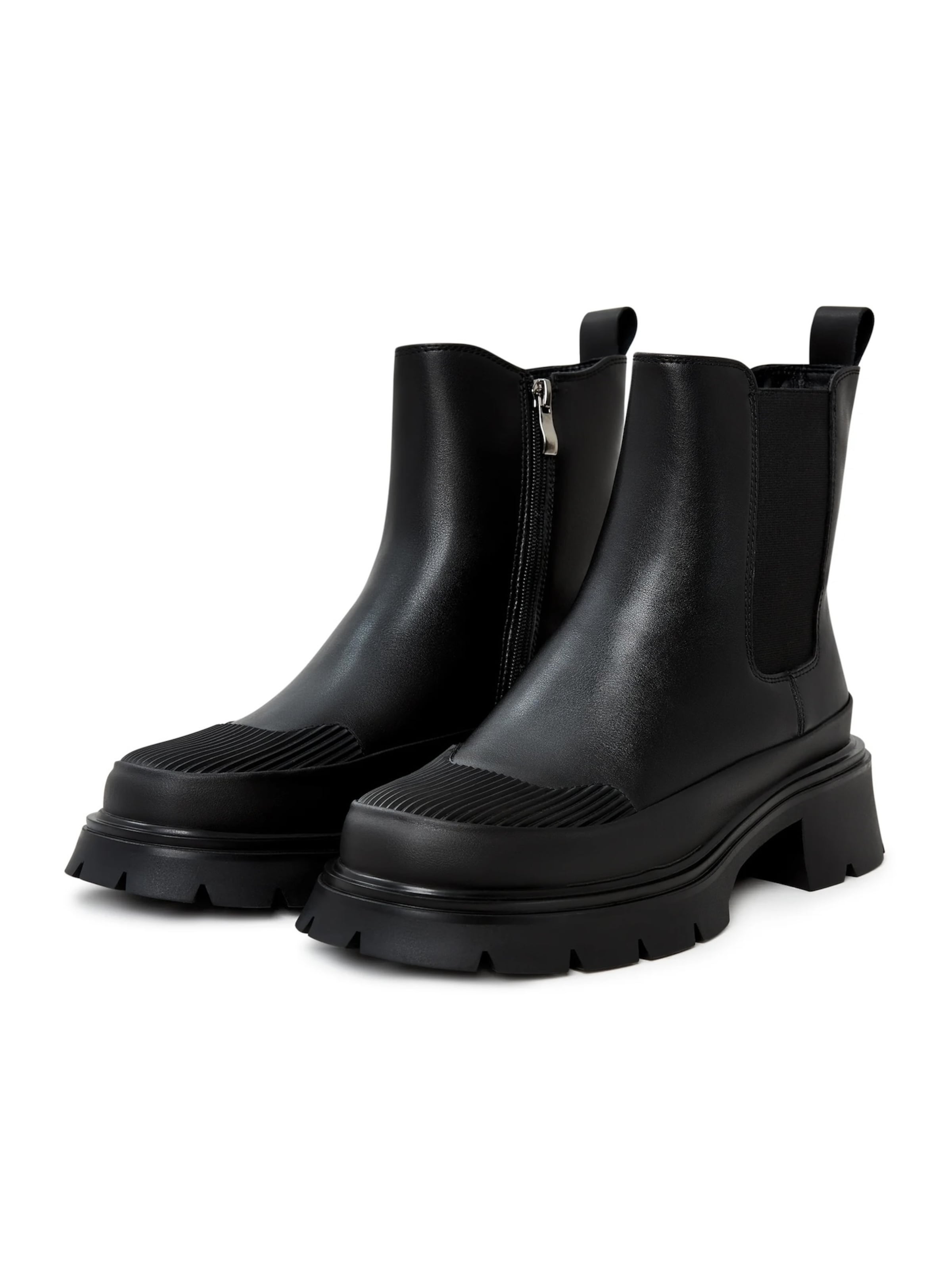 CESARE GASPARI Booties in Black