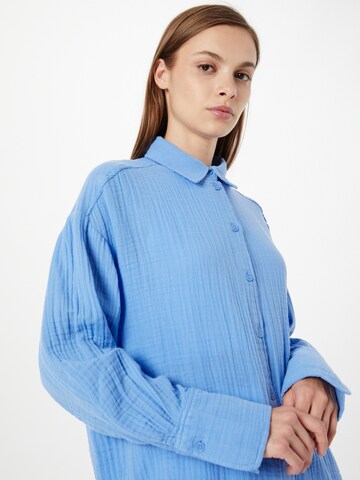 Monki Bluse in Blau