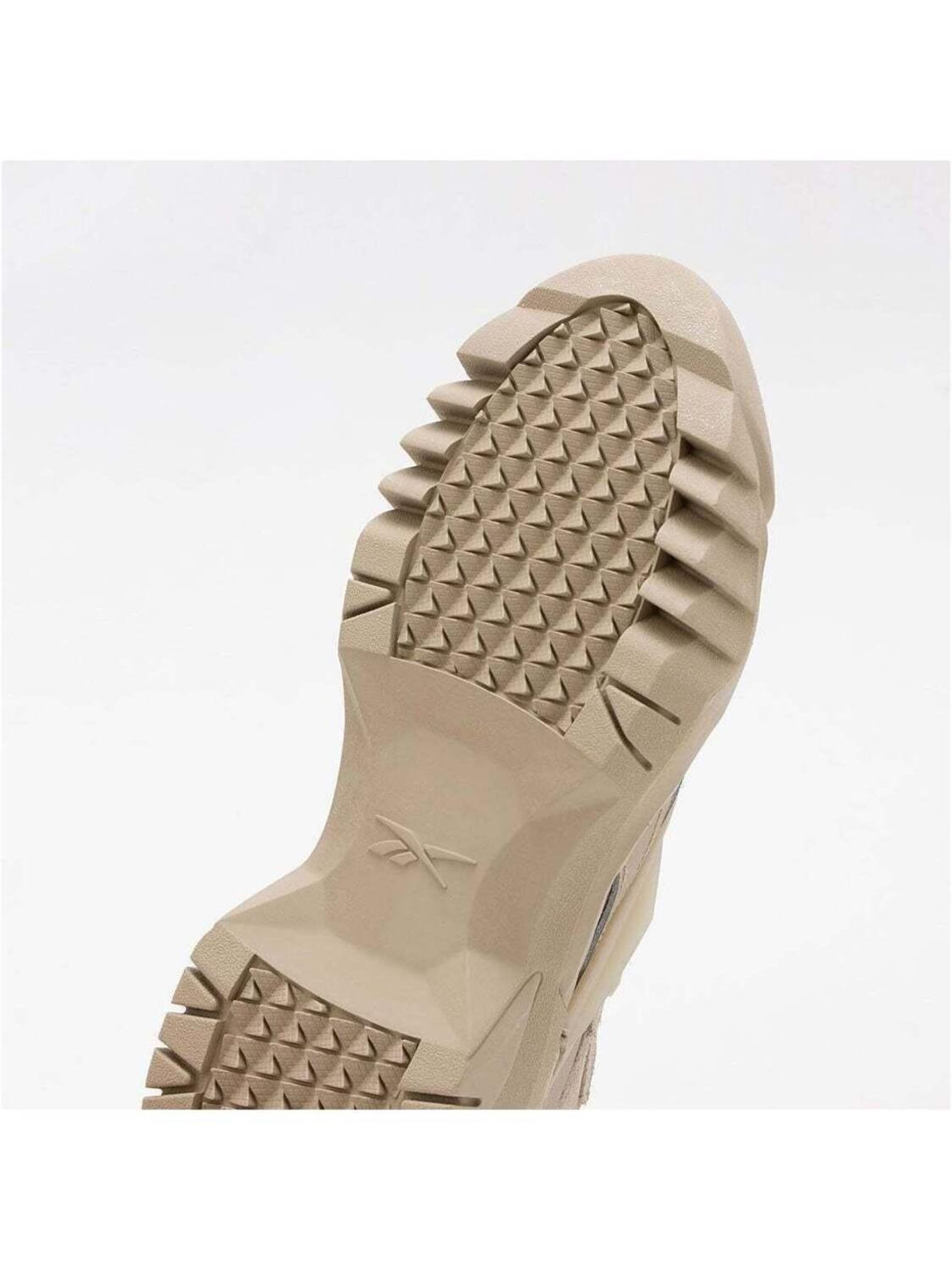 Reebok - Calzado deportivo 'Reebok X Cardi B Club C V2' en beige