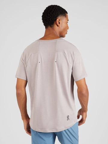 T-Shirt 'Focus' On en gris