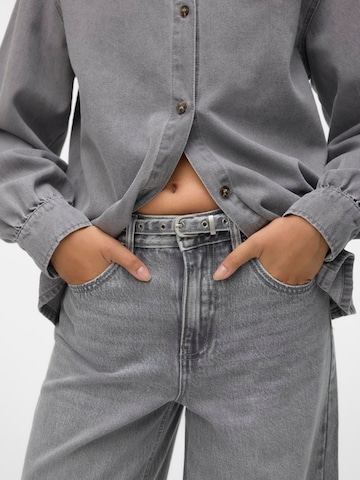 Loosefit Jeans '10317636' di VERO MODA in grigio