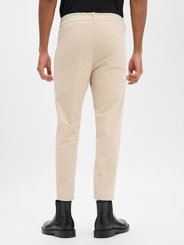Effilé Pantalon à pince 'Chasy' DRYKORN en beige