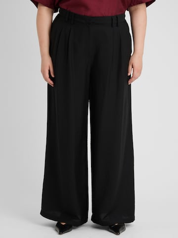 juoda Guido Maria Kretschmer Curvy Plačios klešnės Klostuotos kelnės 'Finja': priekis