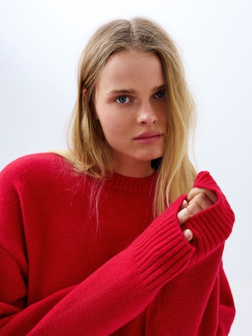 Bershka Svetr – červená