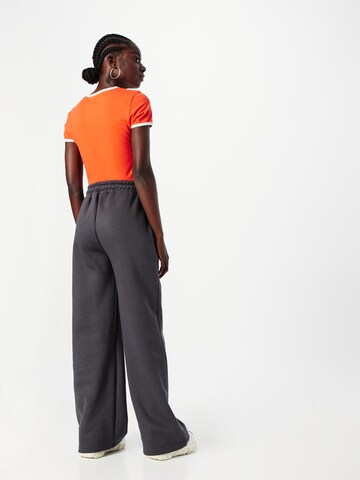 ALPHA INDUSTRIES Wide leg Broek in Grijs