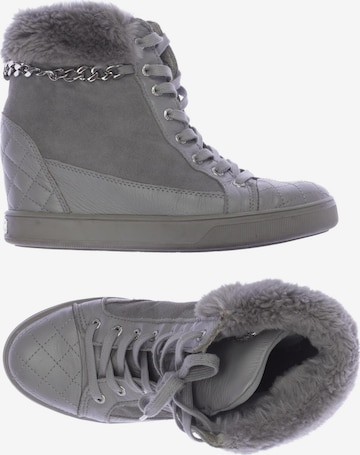 GUESS Sneakers & Trainers in 38 in Grey: front
