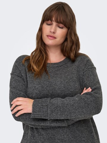 Abito in maglia 'CARHazel' di ONLY Carmakoma in grigio