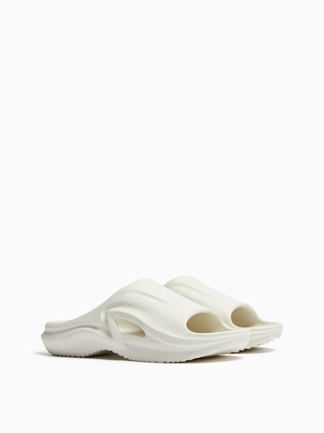 Mule Bershka en blanc