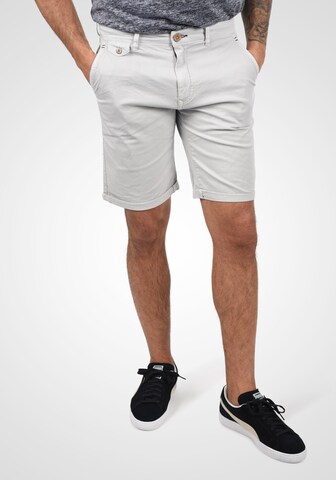 BLEND Regular Chinoshorts in Grau