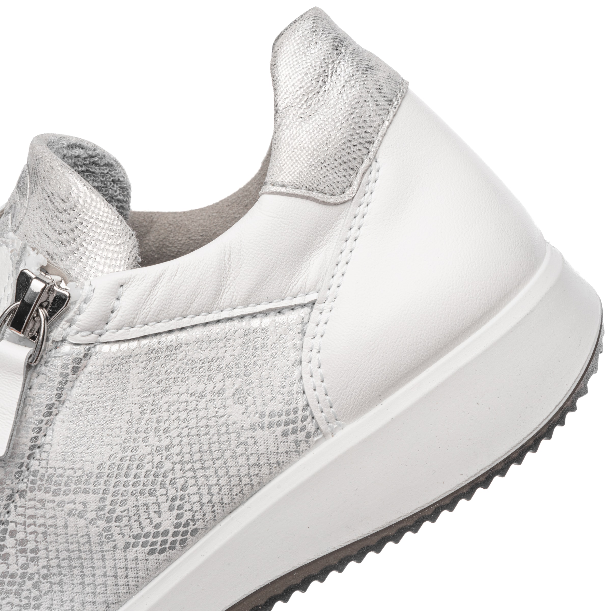 ARA Sneakers in Silver