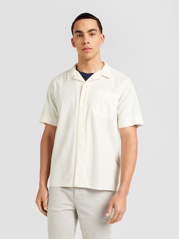 KnowledgeCotton Apparel Regular fit Button Up Shirt in White: front