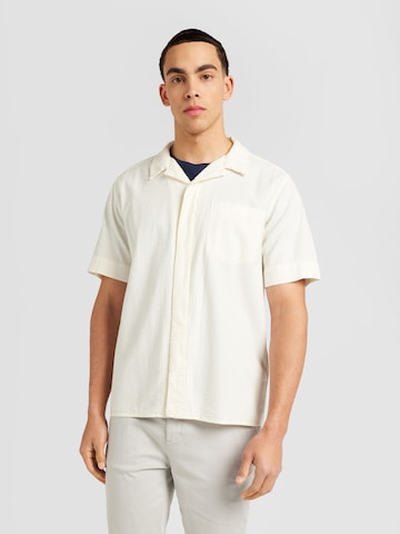 Coupe regular Chemise KnowledgeCotton Apparel en blanc : devant